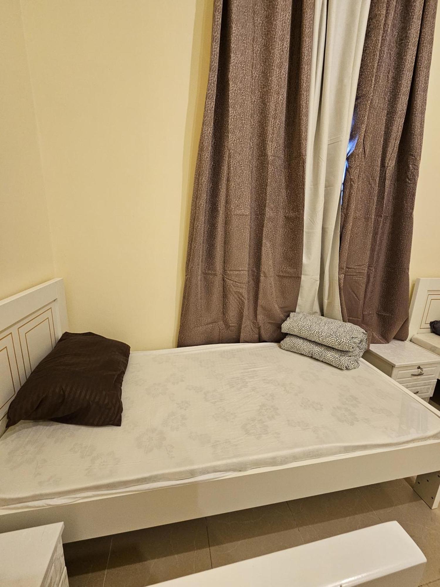 Paradiso Backpackers Nest Abu Dhabi Esterno foto