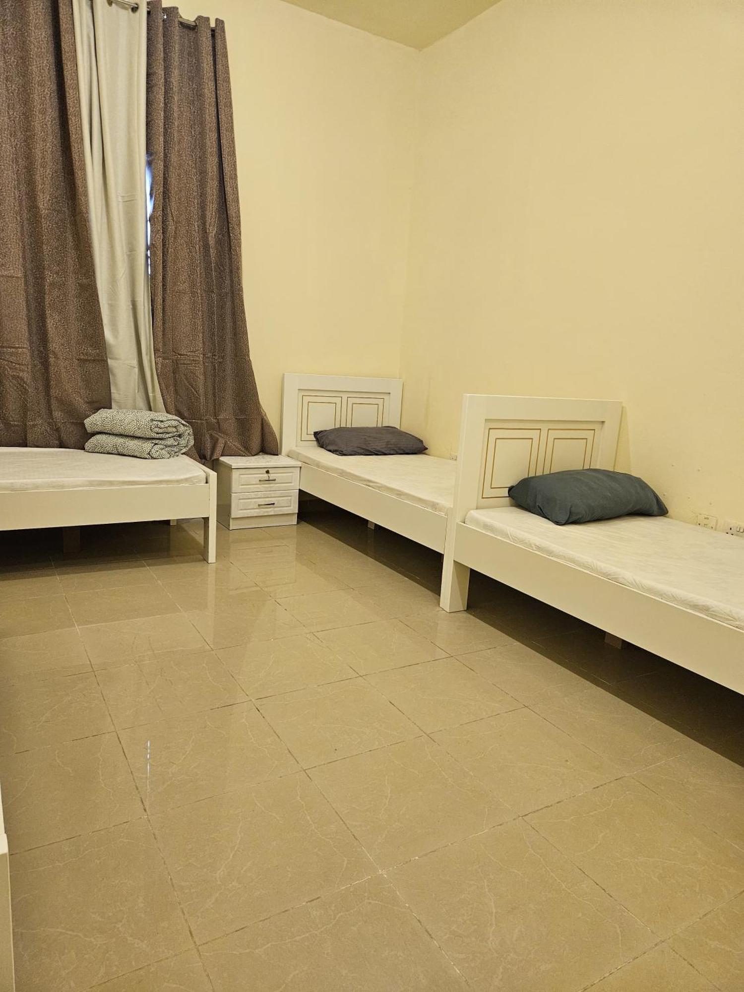 Paradiso Backpackers Nest Abu Dhabi Esterno foto